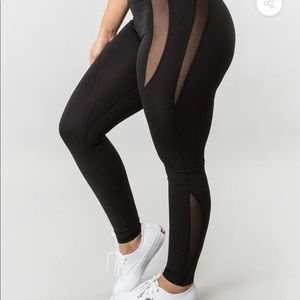 Buff Bunny Queen B leggings